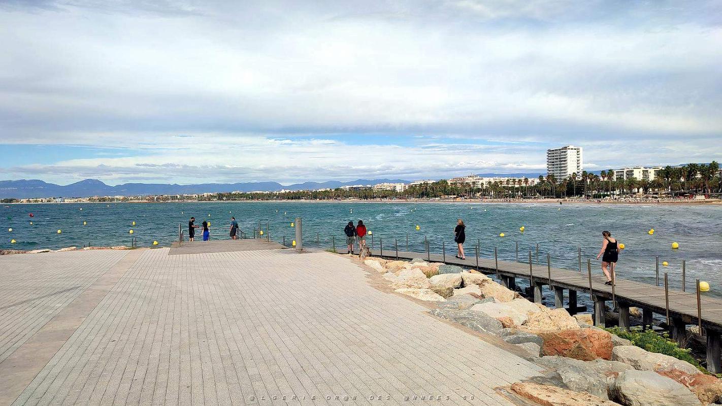 Salou - Plage du Levant et Passeo Jacques 1er - 009.jpg